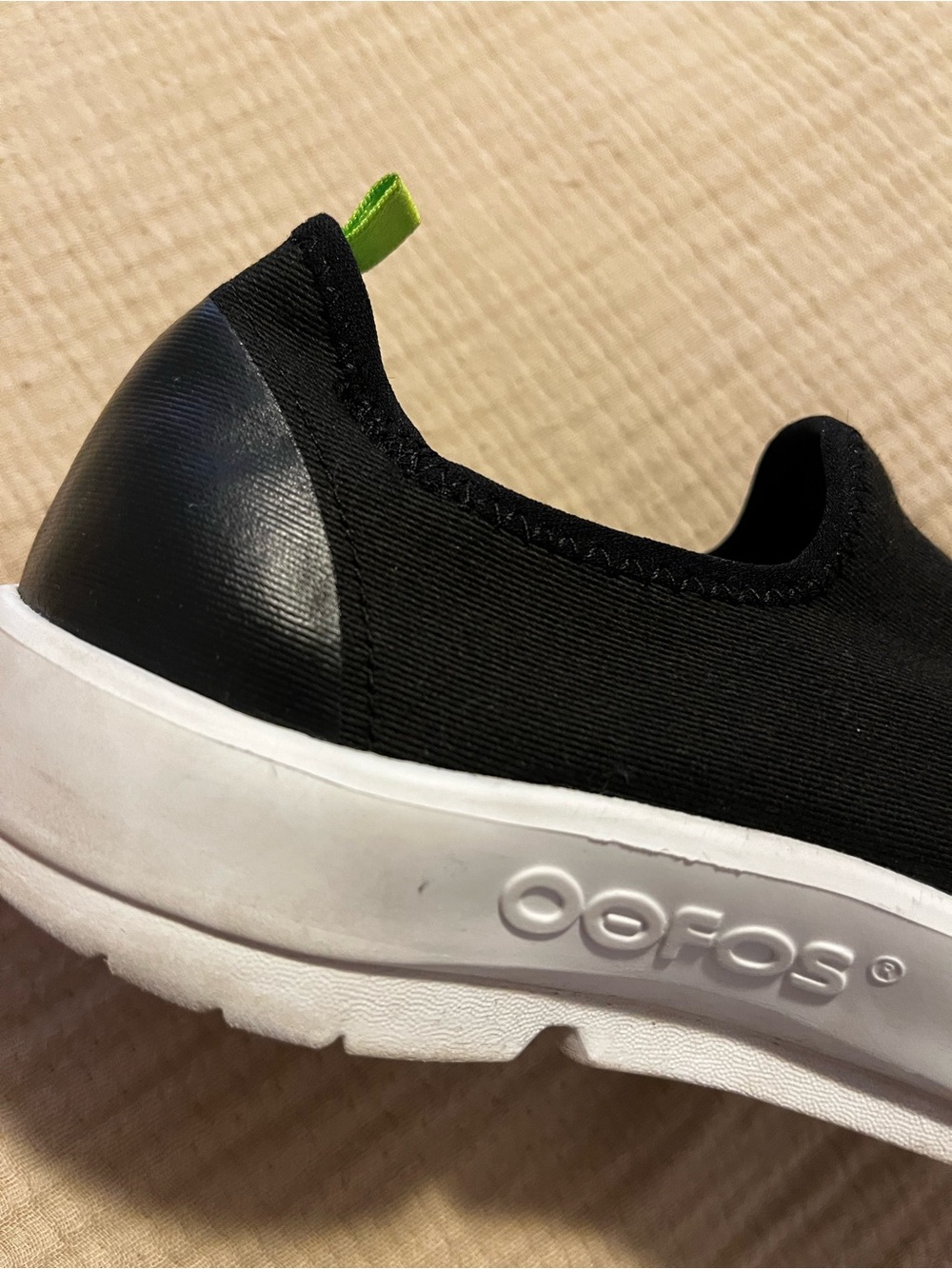 OOFOS OOmg EeZee Low Recovery Shoes - 7.5 - Picture 8 of 8